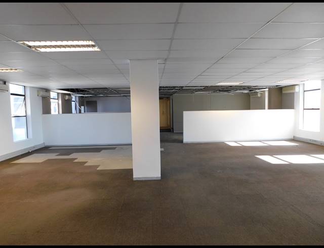 873M² OFFICE TO LET IN CRAIGHALL
